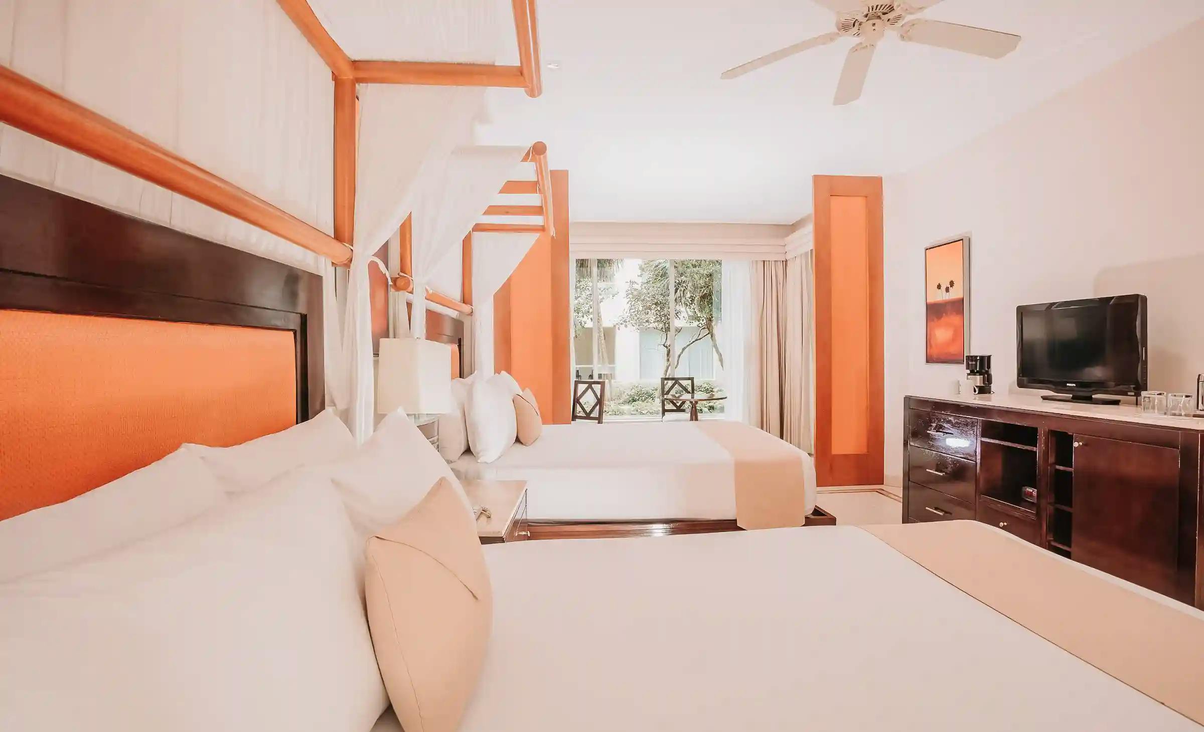 dos-camas-king-size-en-luxury-jacuzzi-suite-doble-en-hotel-kore-tulum-reatreat-and-spa-resort