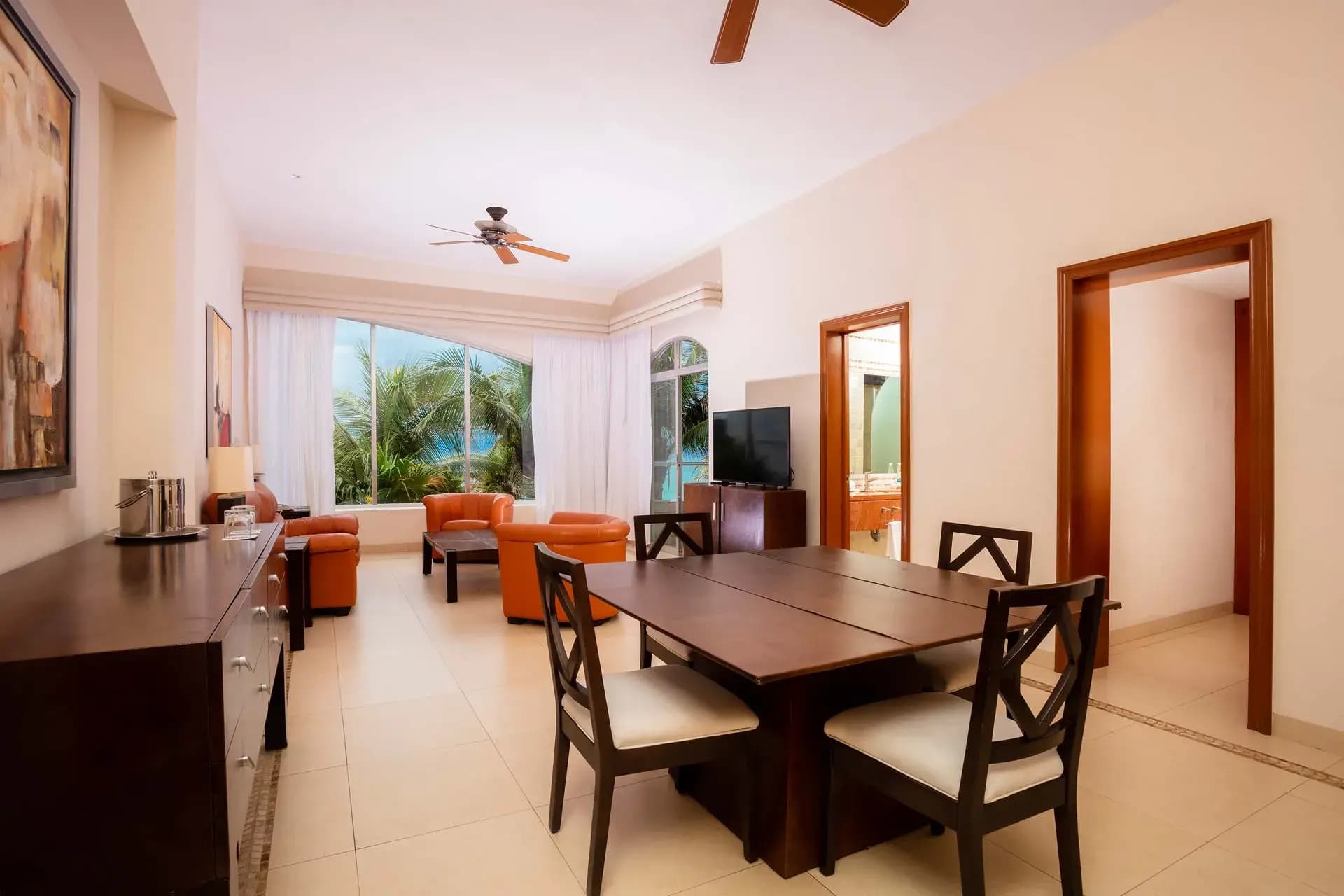 comedor-y-sala-en-master-suite-vista-al-mar-en-hotel-kore-tulum-reatreat-and-spa-resort